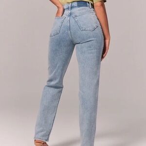 Abercrombie Curve Love Ultra High Rise 90s Straight Jean | 28 (6R)